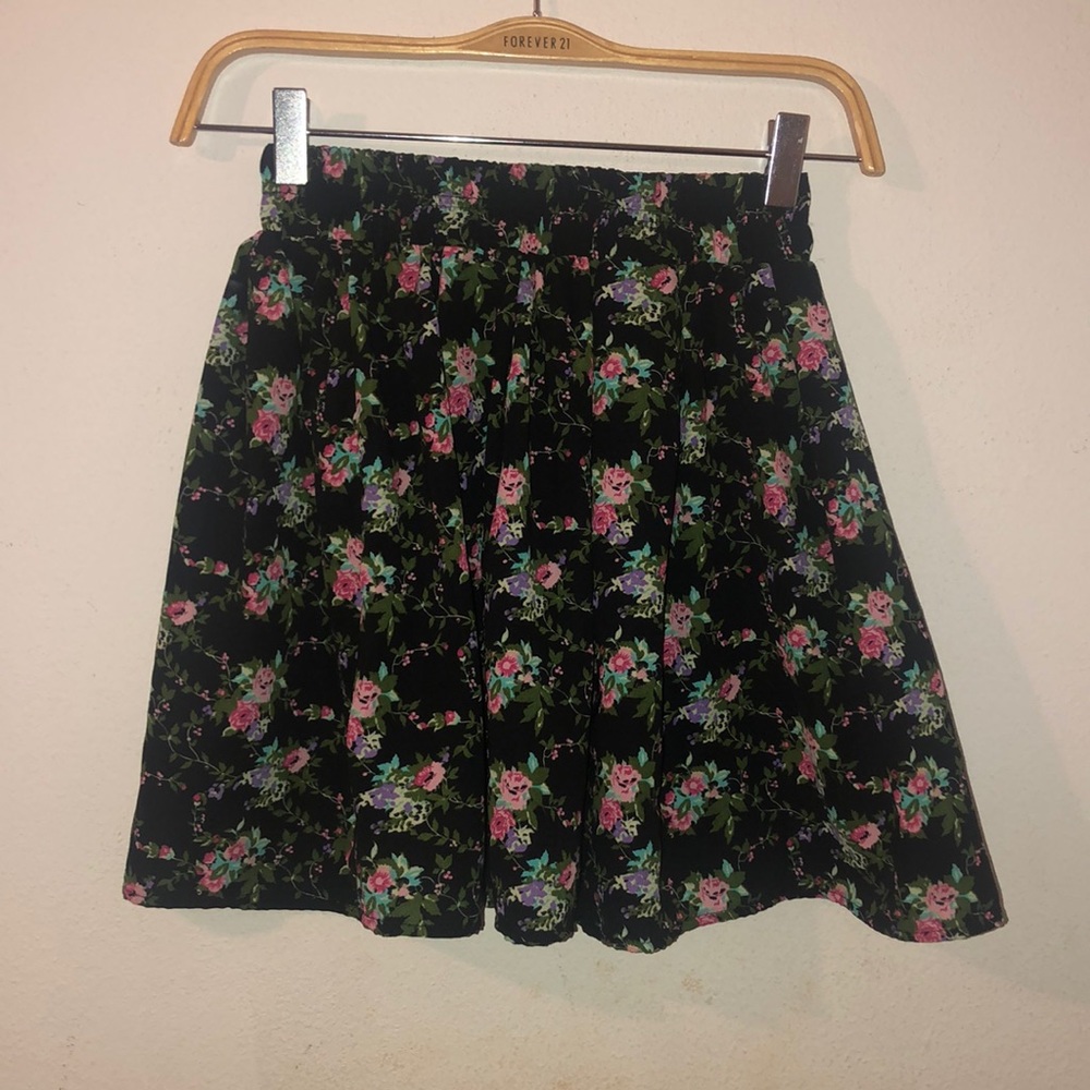 Forever 21 black floral skirt
